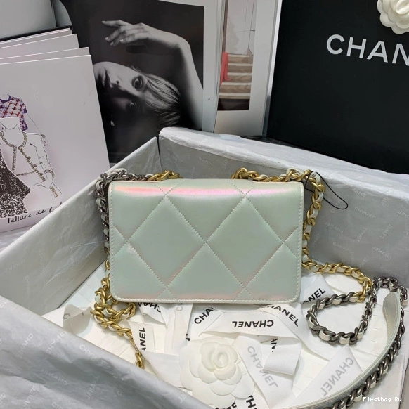 Firstbag Ru CHANEL19 ON WALLET CHAIN 0727